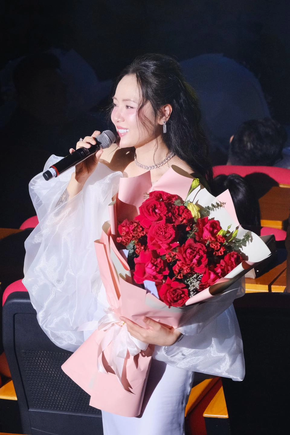 Ca sĩ Phương Linh từ Sao Mai đến Cơn Gió Lạ