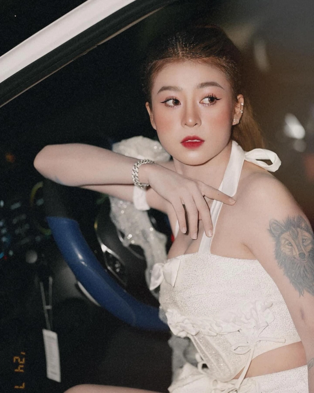 Thưởng thức Sao trời làm gió Hana Cẩm Tiên với giai điệu lãng mạn và đầy tâm trạng