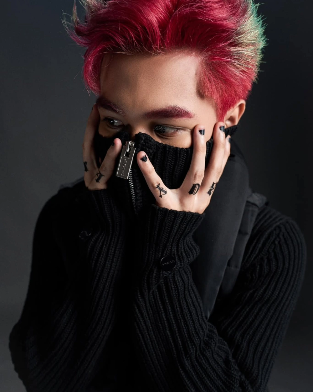 Tìm hiểu về các album Captain Boy và những ca khúc nổi bật trong các sản phẩm âm nhạc của anh.