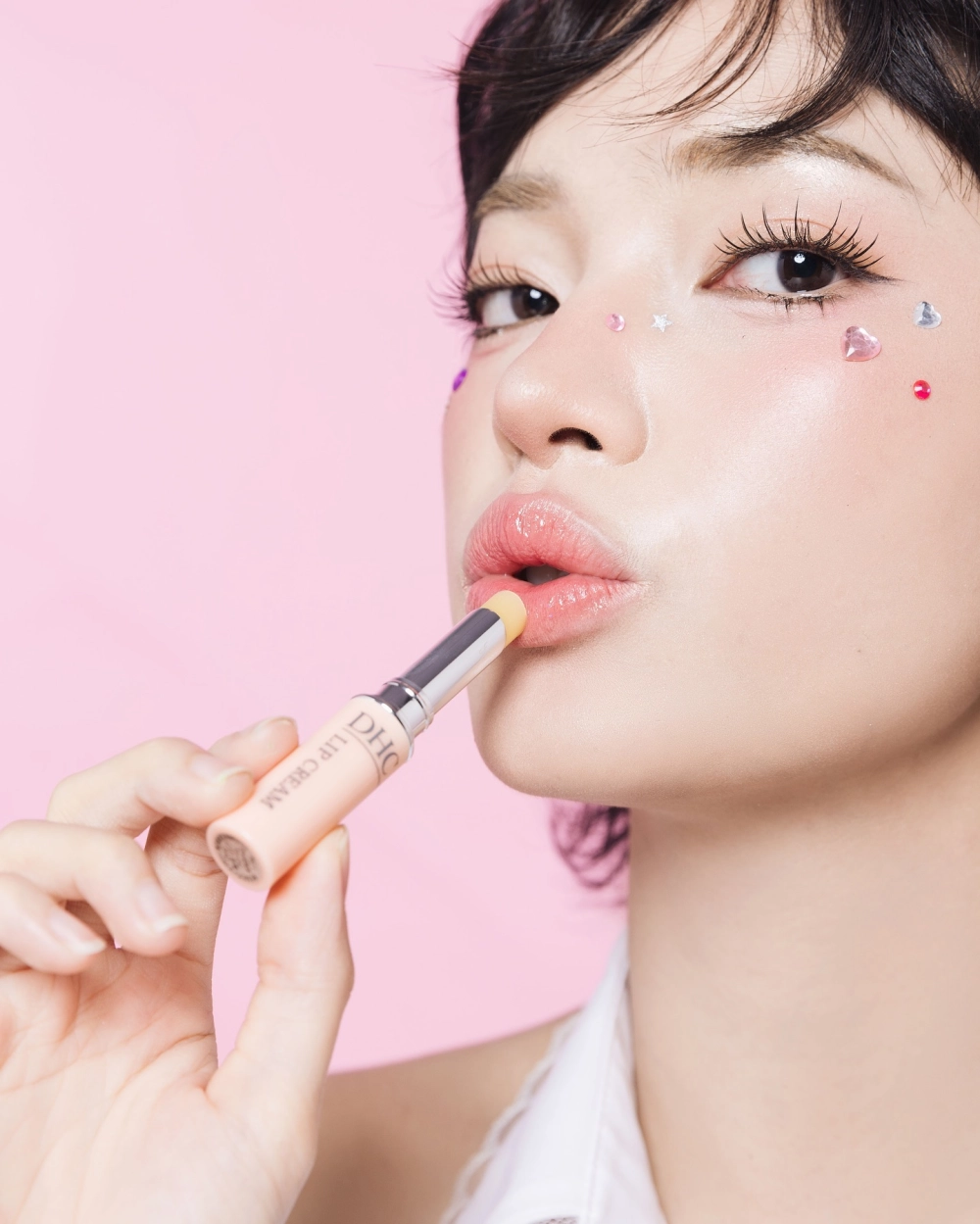Châu Bùi cung gì? Cô thuộc cung Bảo Bình, nổi bật với tính cách độc lập và sáng tạo