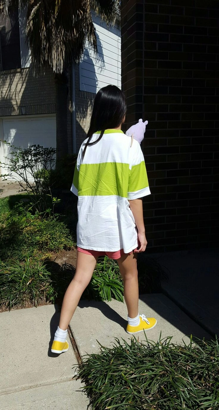 Chihiro cosplay Spirited Away gây sốt mạng xã hội