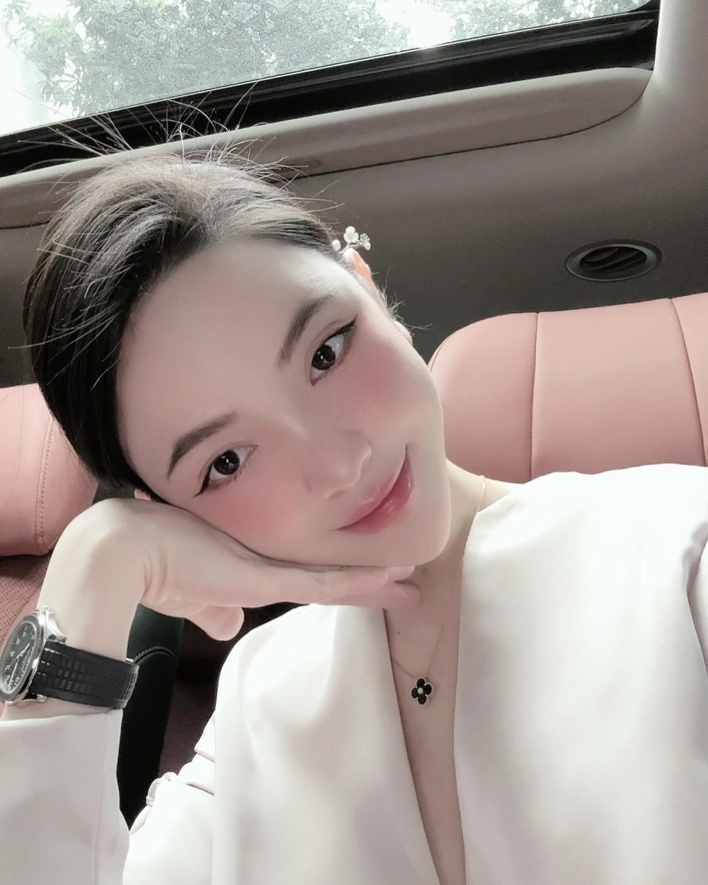 Hình ảnh Chu Thanh Huyền đẹp lung linh mạng xã hội
