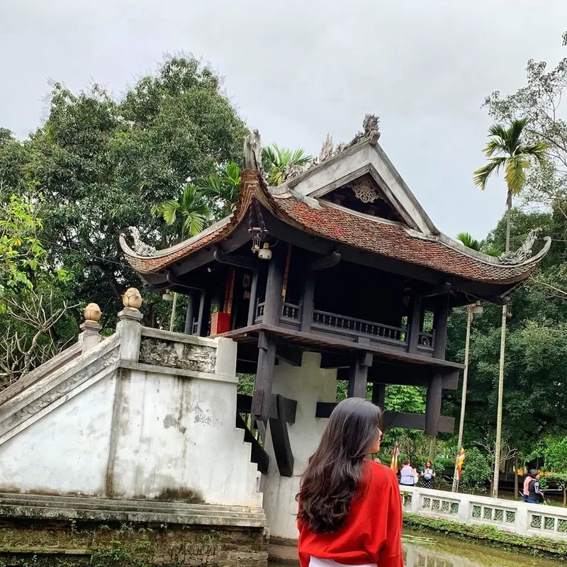 Cảm nhận yên bình khi tham quan chùa một cột