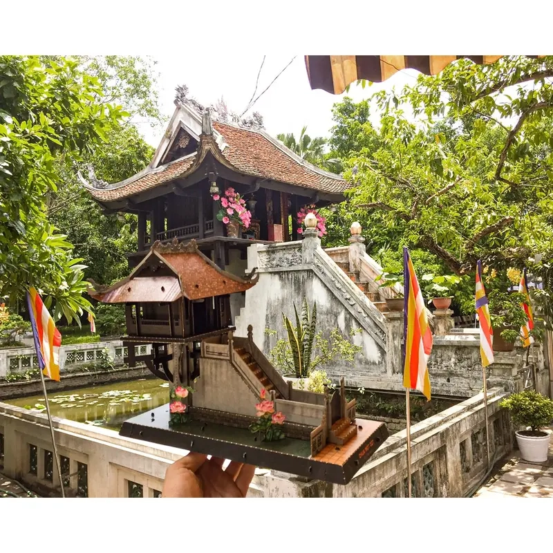 Đẹp mê hồn với cảnh chùa một cột lúc hoàng hôn