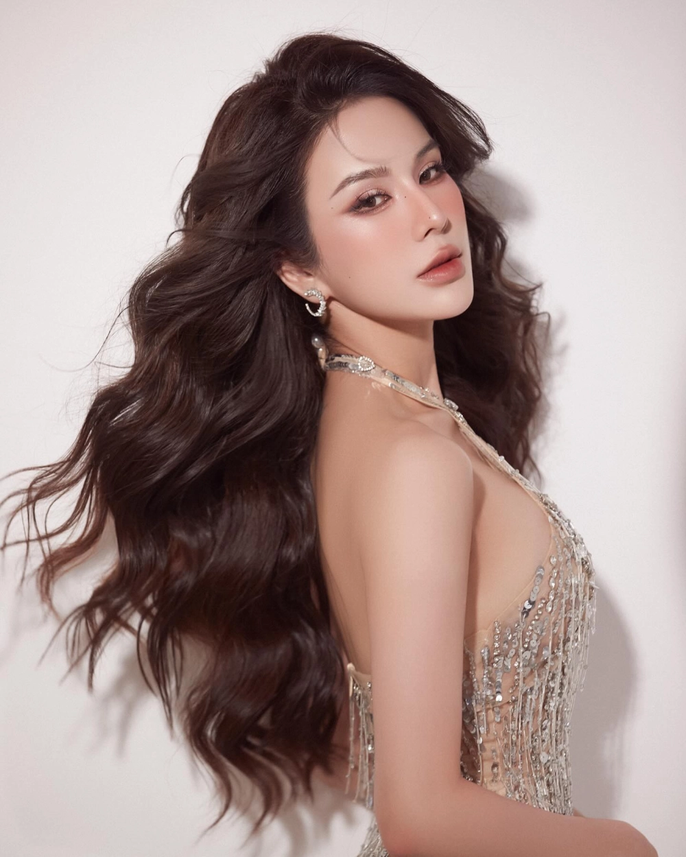 Một trong những màn trình diễn ấn tượng của diệp lâm anh chị đẹp đạp gió rẽ sóng.
