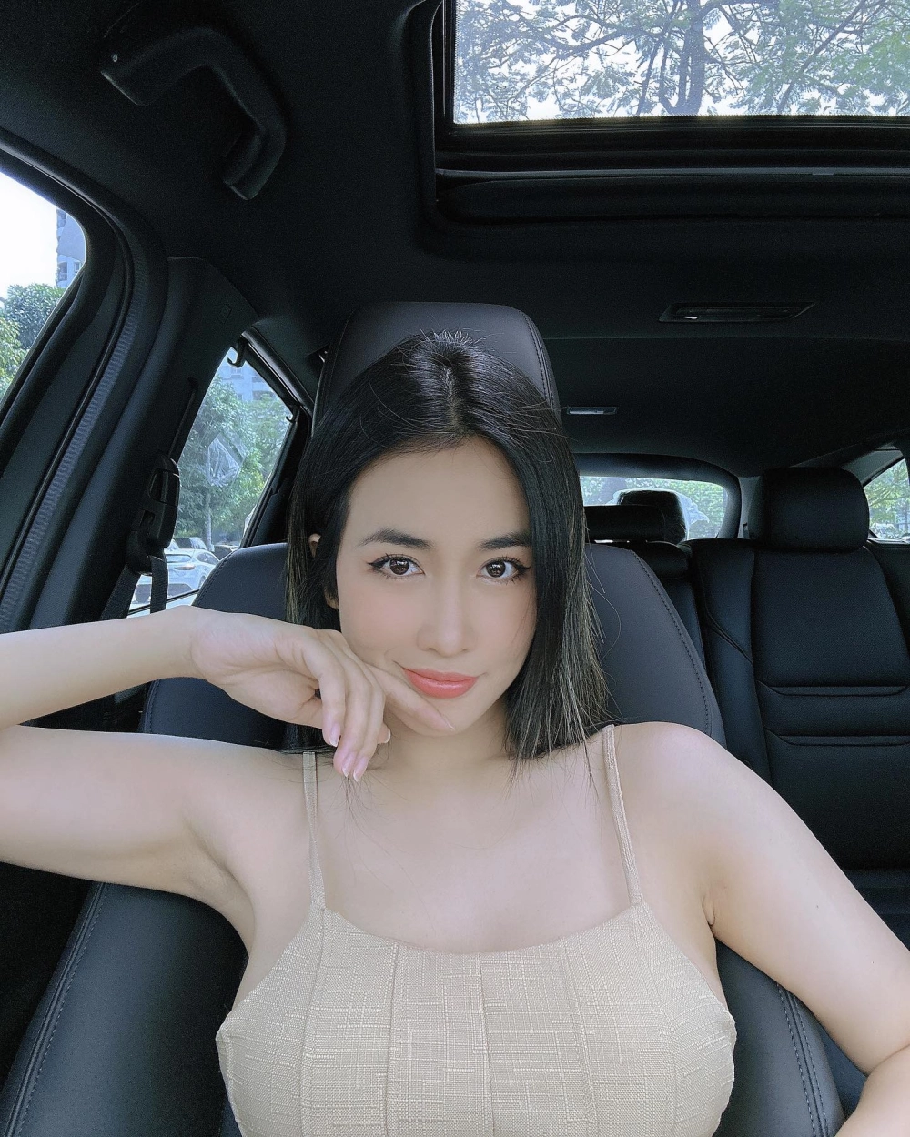 Dj Trang Moon mặc bikini cuốn hút mọi ánh nhìn