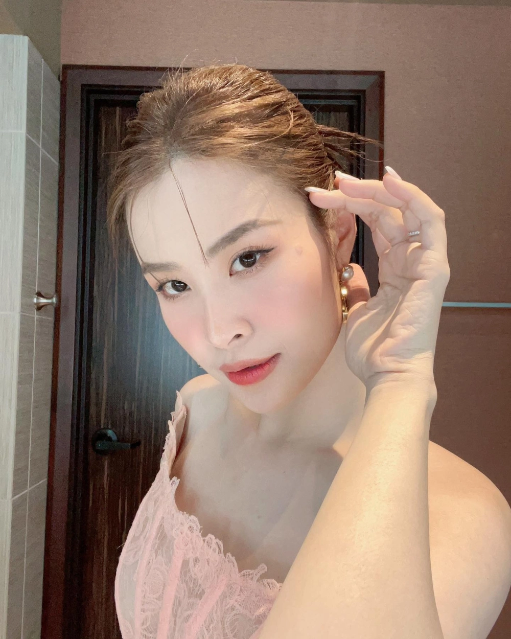Đông Nhi Nghi Ngờ là bản hit được yêu thích một thời
