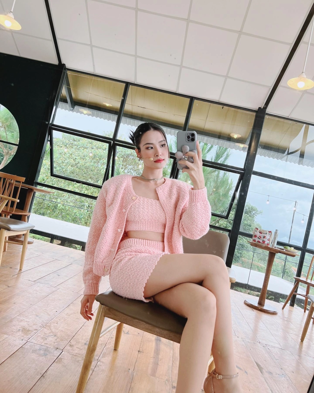 Tội Cho Cô Gái Đó Đông Nhi là bản hit đình đám một thời