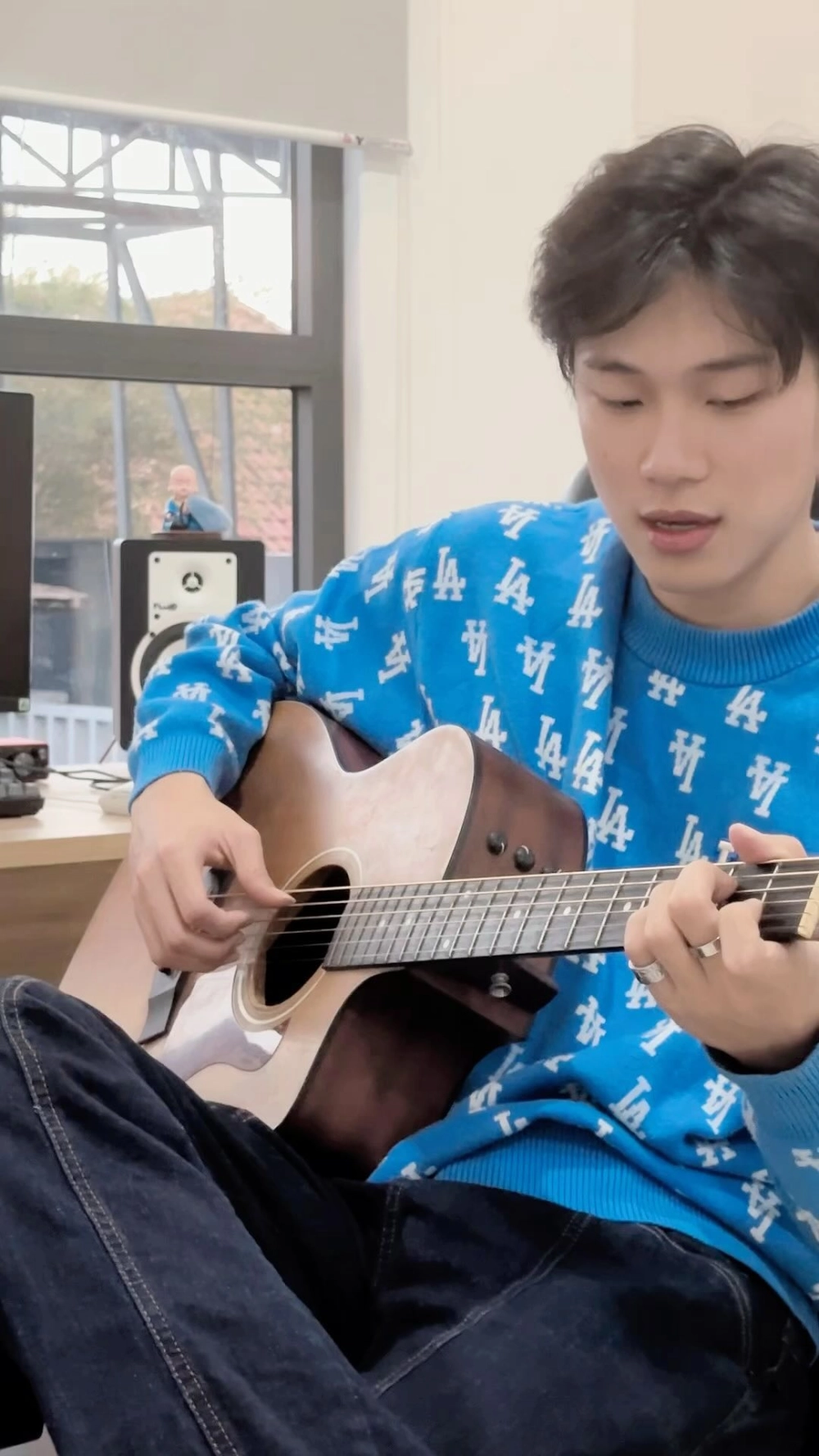 Tìm hiểu Dương Domic Mất Kết Nối Lyrics và hát theo giai điệu đầy cảm xúc.