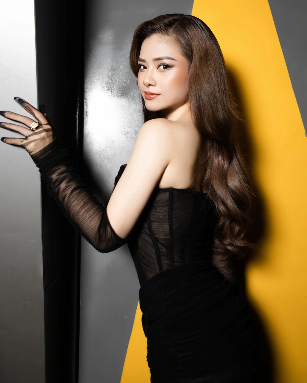 Dương Hoàng Yến chị đẹp là danh xưng mà fan dành tặng cô nhờ vẻ đẹp và tài năng của cô