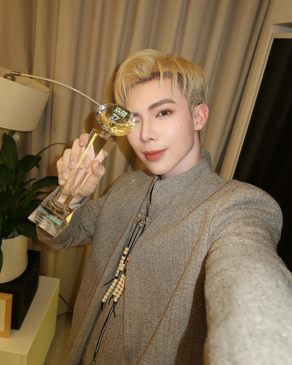 Erik mấy tuổi, 27 vẫn là hoàng tử V-pop