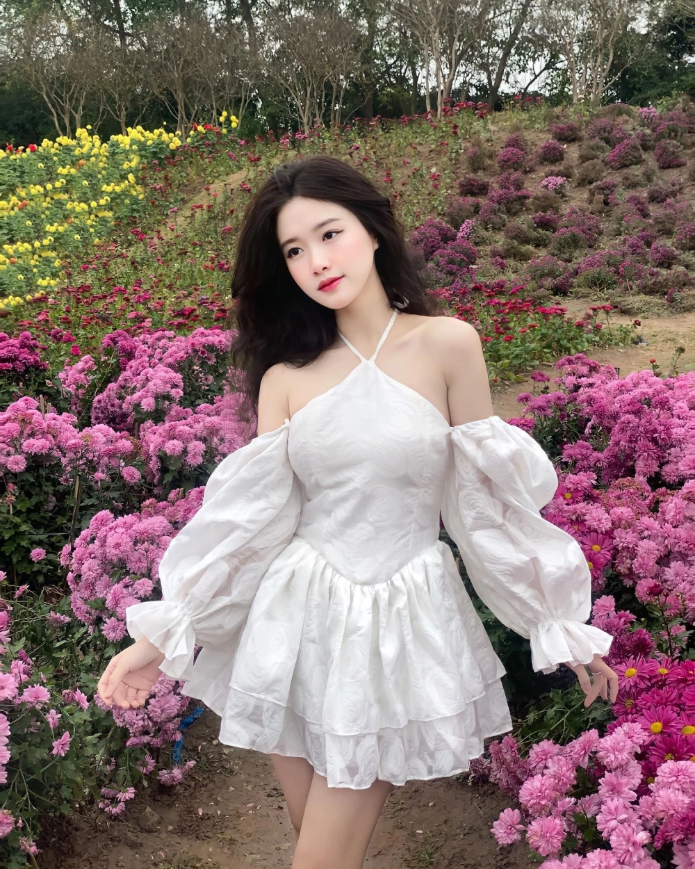 Ảnh cute gái xinh thể hiện sự tươi mới và rạng rỡ