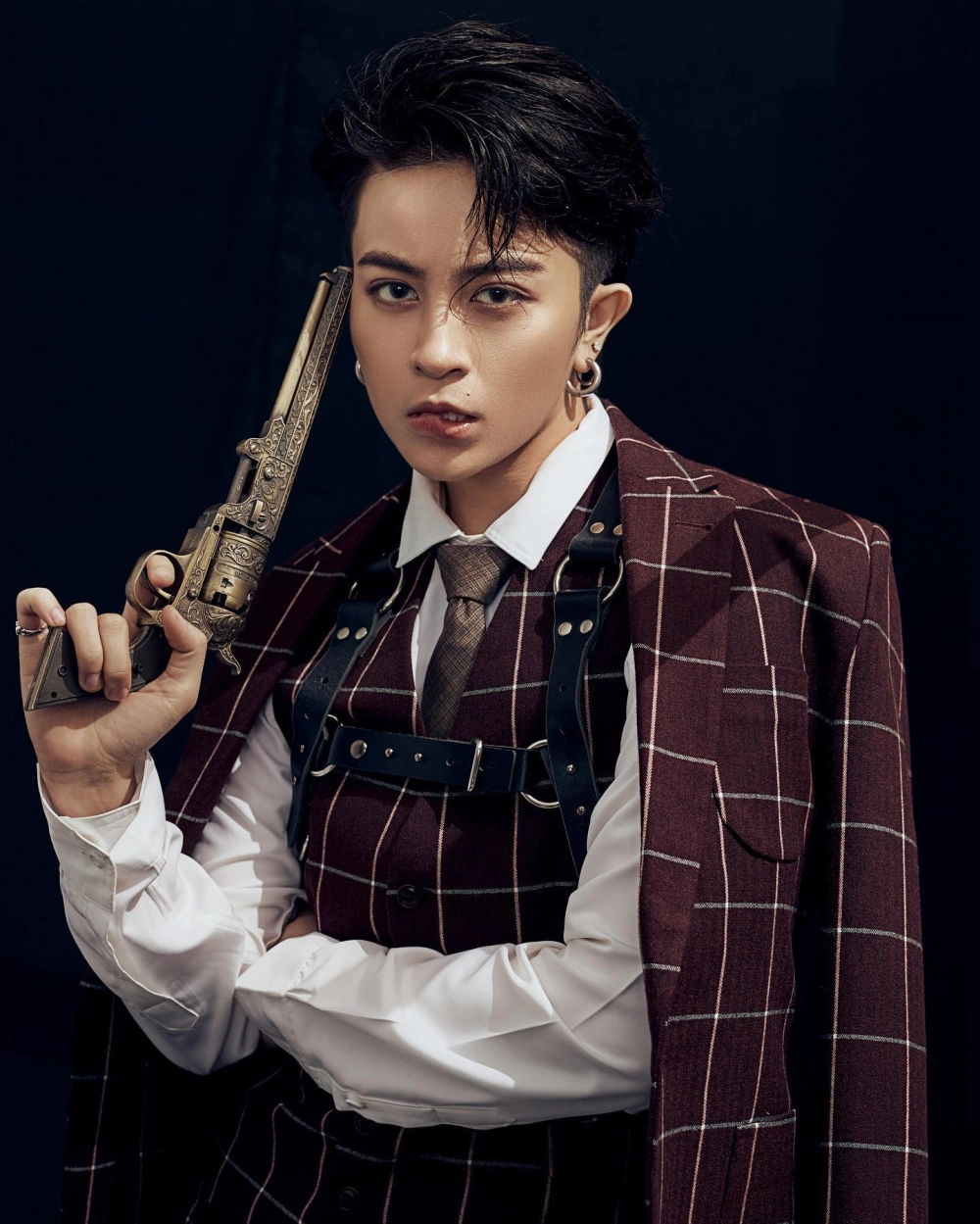 tiểu sử gil lê kể lại hành trình đầy cảm hứng từ khi mới bước chân vào showbiz