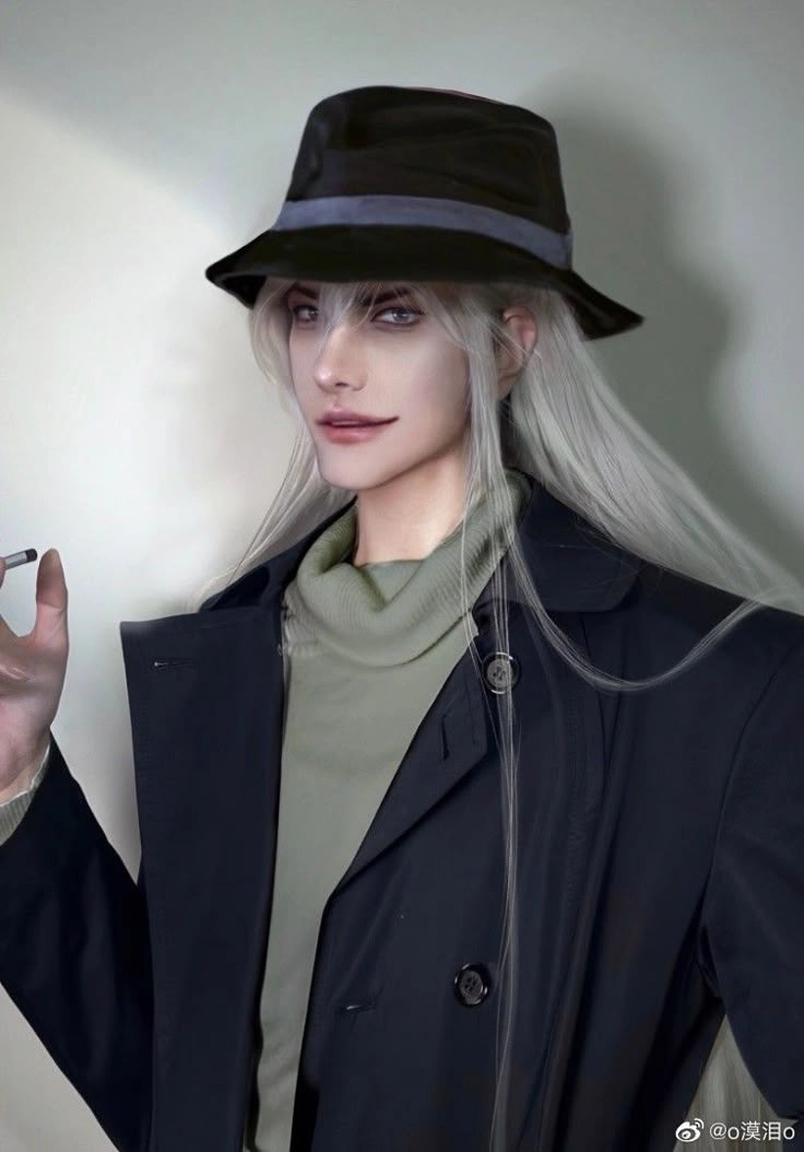 Gin cosplay mang đến hình ảnh ấn tượng của tên tội phạm bí ẩn