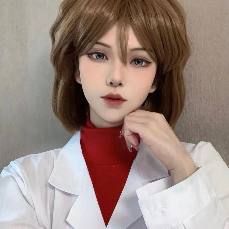 Cosplay Haibara Ai thu hút sự chú ý trong mỗi bộ trang phục