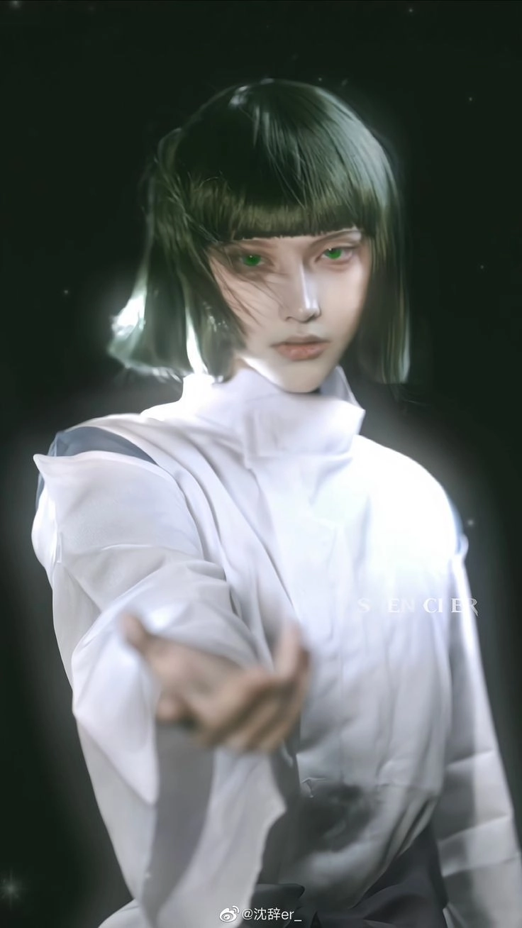 Cosplay Haku nổi bật với khí chất thần thoại