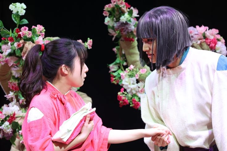 Spirited Away Haku cosplay khiến fan phát cuồng