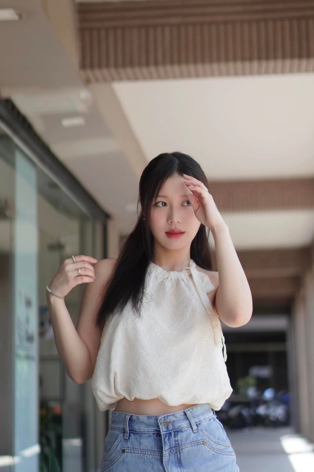 Giải đáp Han Sara quê ở đâu qua ảnh đời thường