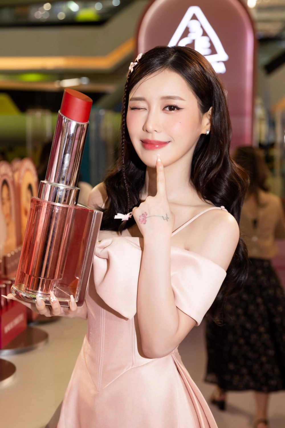 Ảnh đại diện từ Han Sara official cực xinh