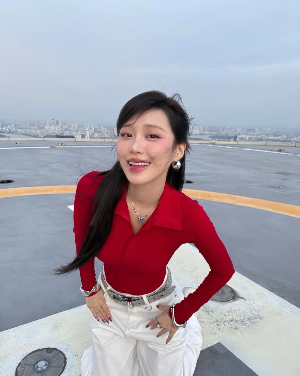 Tìm hiểu Han Sara cao mét bao nhiêu chuẩn xác