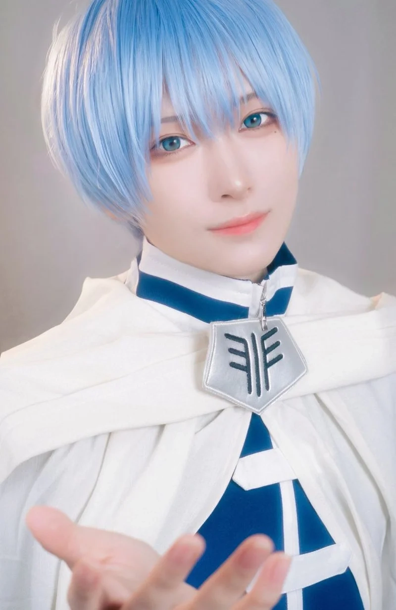 Himmel cosplay tái hiện hoàn hảo hình ảnh anh hùng hào hiệp