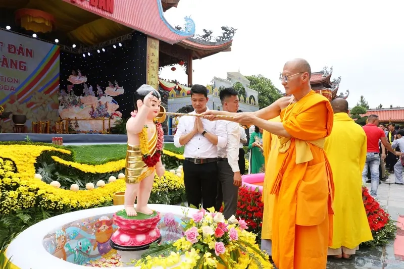 Chùa Ba Vàng Phật Đản là sự kiện linh thiêng mừng ngày sinh của Đức Phật