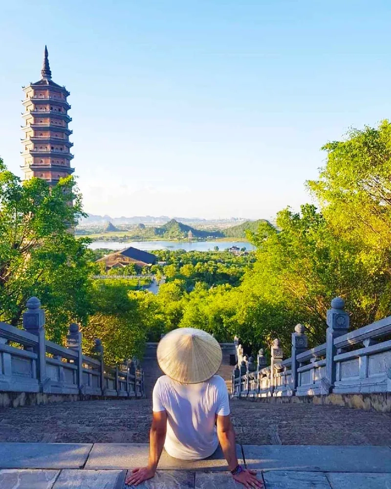 Khám phá phong cảnh chùa Bái Đính tuyệt đẹp giữa núi rừng