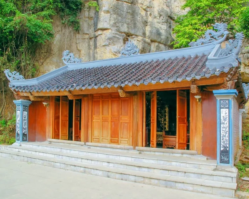 Vẻ đẹp hoài cổ của chùa Bái Đính cổ giữa thiên nhiên kỳ vĩ