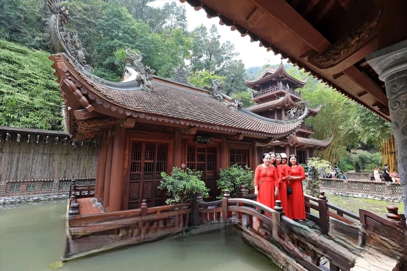 Nét kiến trúc chùa địa tạng phi lai tự hài hòa giữa cổ kính và hiện đại.