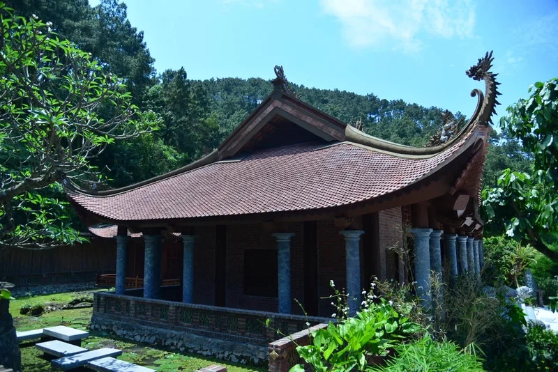 Tìm hiểu chùa địa tạng phi lai tự thờ ai, biểu tượng cho sự từ bi và cứu độ.