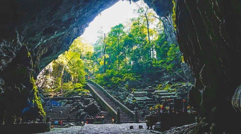 Khám phá kỳ bí động tiên sơn chùa hương