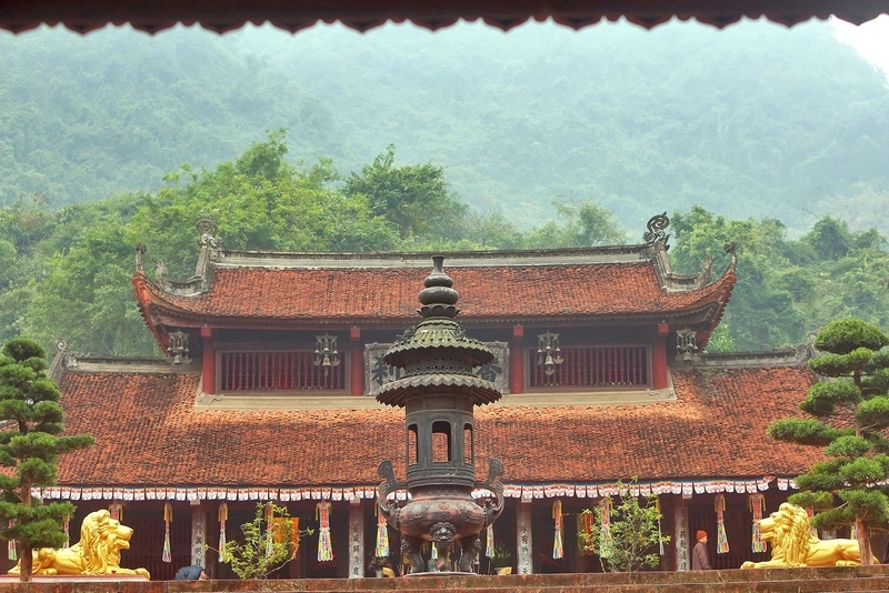 Nét đẹp dịu dàng nơi cửa Phật – vẻ đẹp chùa hương