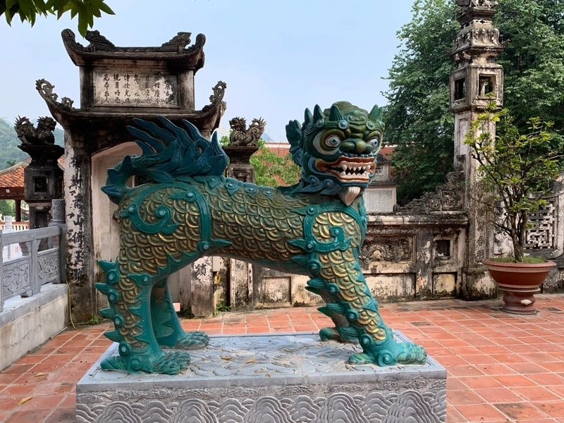 Mùa xuân về ta cùng thăm quan chùa hương