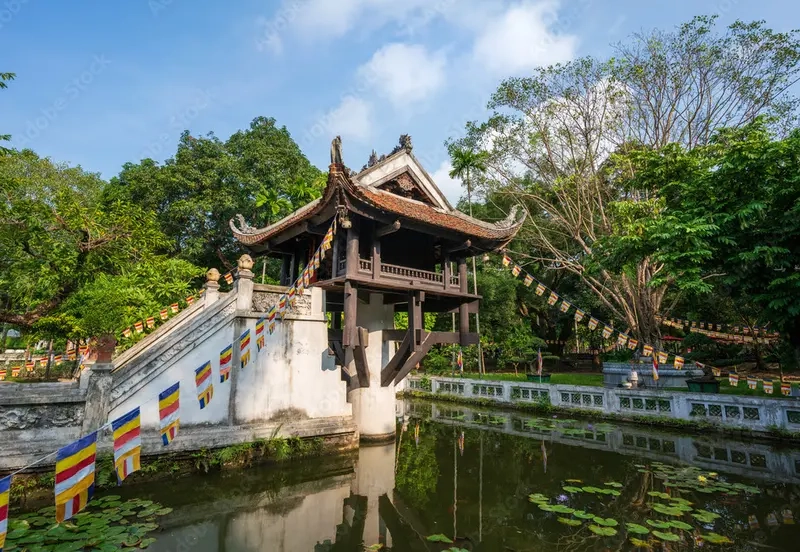 Chùa một cột ảnh là những khoảnh khắc ghi lại vẻ đẹp huyền bí của ngôi chùa này