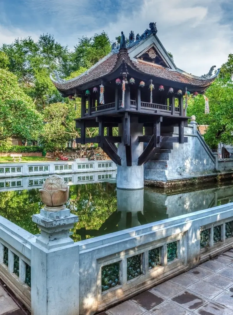 Mặt bằng chùa một cột phản ánh sự tinh tế trong thiết kế và bố trí không gian thờ tự