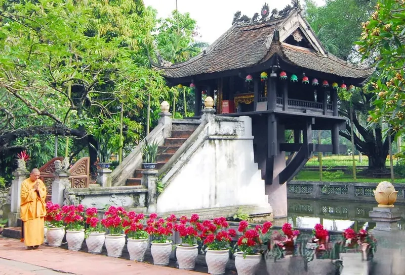 Chùa một cột ở trung tâm Hà Nội, là điểm đến không thể bỏ qua cho mọi tín đồ Phật giáo