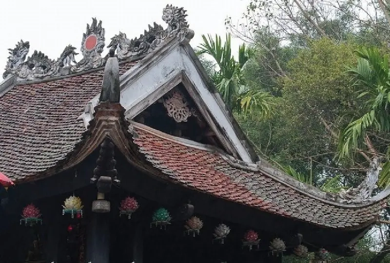 Mái chùa một cột khắc họa kiến trúc đặc trưng của ngôi chùa lâu đời
