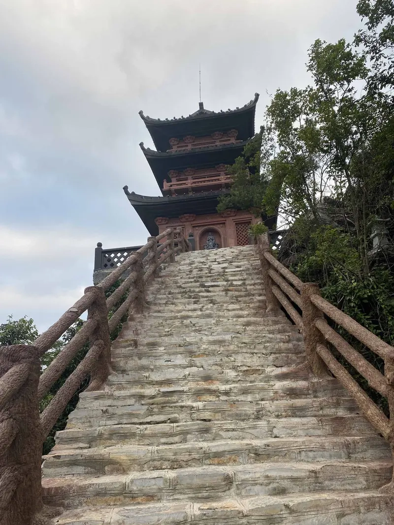 Chùa Tam Chúc chùa Ngọc là biểu tượng của lòng thành kính và trí tuệ