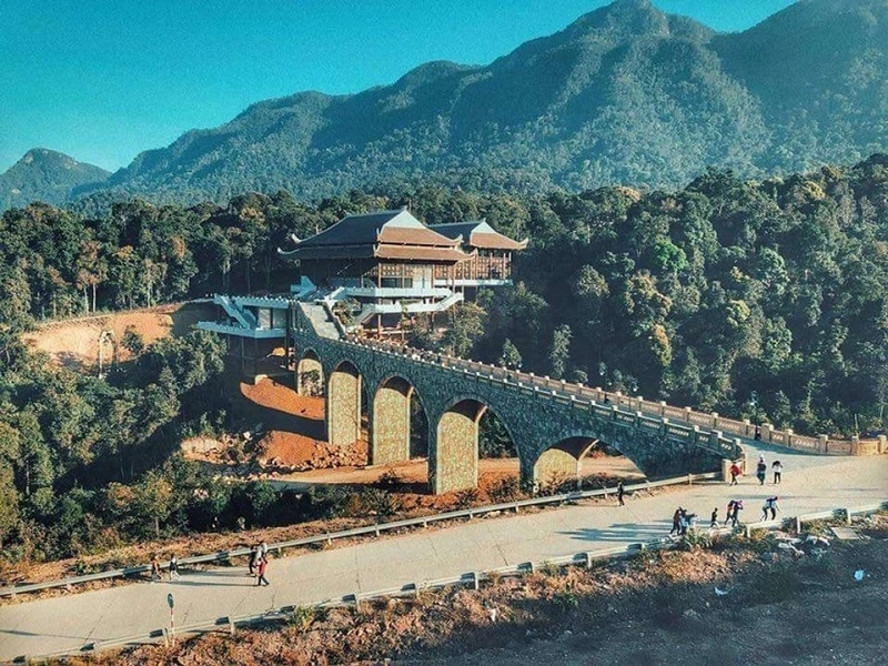 Ngỡ ngàng trước cảnh chùa yên tử ẩn hiện giữa đại ngàn