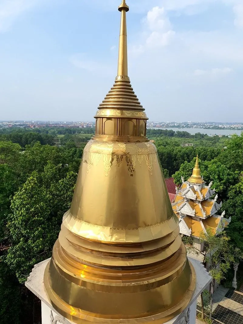 Không gian lý tưởng để chụp ảnh ở chùa bửu long, mỗi góc đều mang nét Phật giáo riêng biệt.