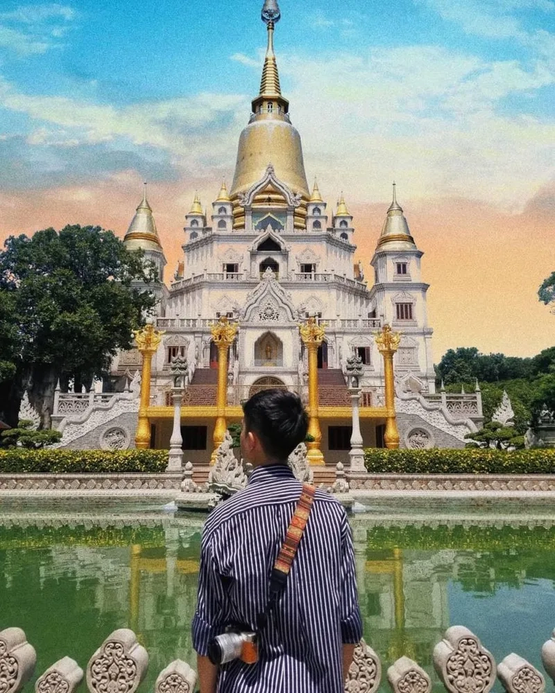 Trải nghiệm tham quan chùa bửu long để tìm lại sự an yên trong tâm trí.