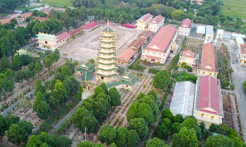 Bộ sưu tập hình ảnh chùa phật quang ghi lại khoảnh khắc linh thiêng và bình yên.