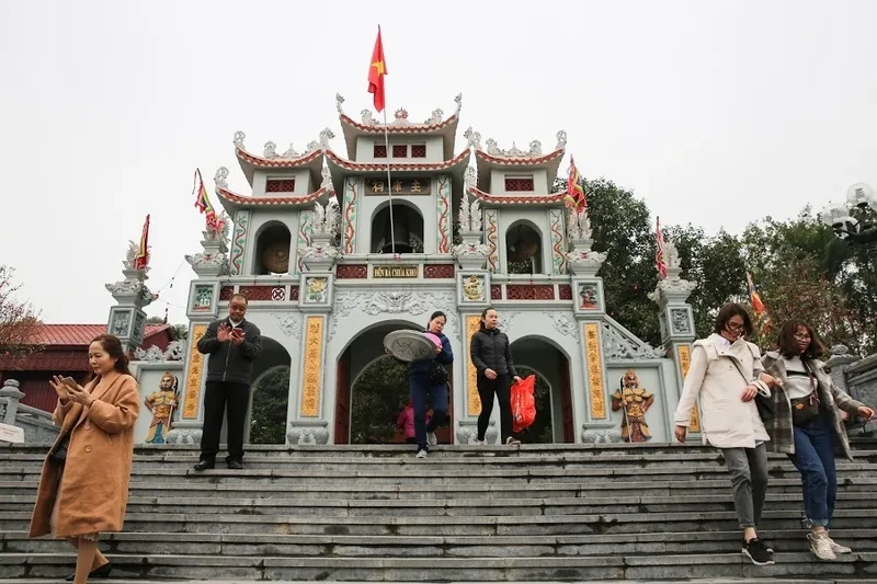 Hành lễ trang nghiêm với hình ảnh bà chúa kho