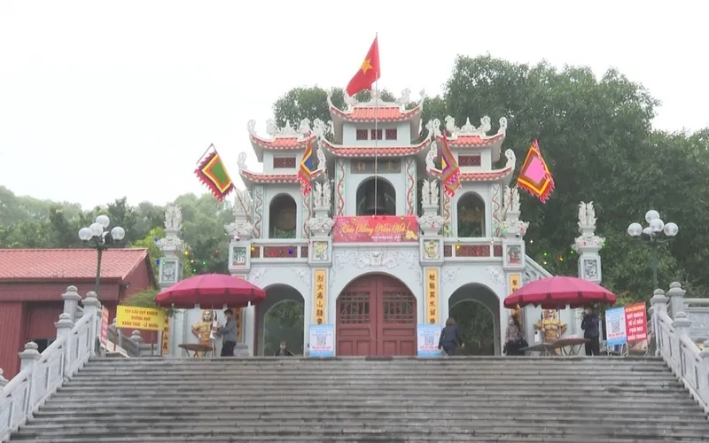 Linh thiêng qua từng góc hình ảnh đền bà chúa kho