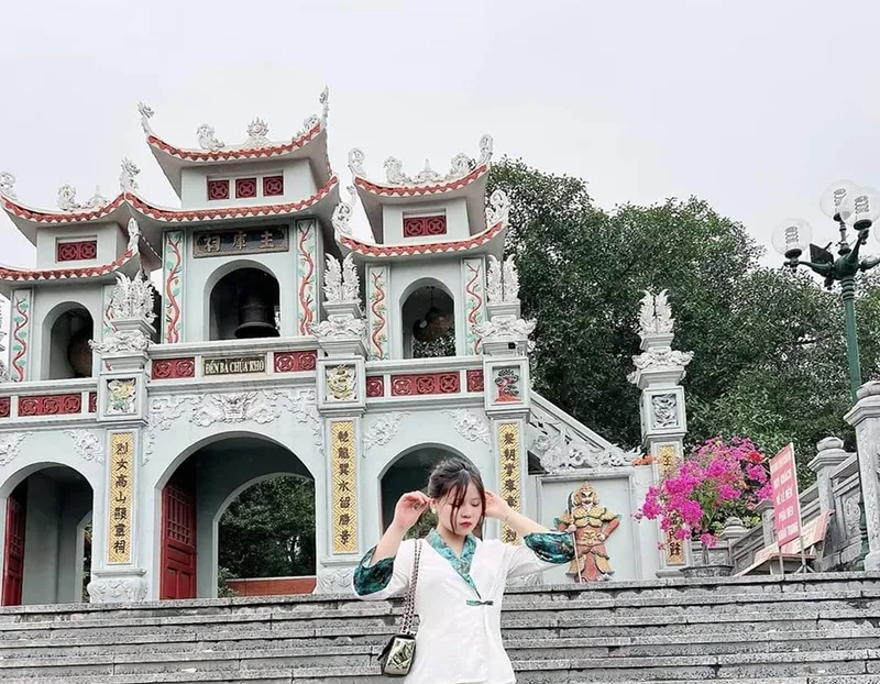 Trọn vẹn hành trình du lịch đền bà chúa kho