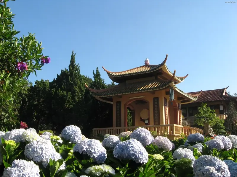 Toàn cảnh yên bình tại ảnh chùa thiền viện trúc lâm