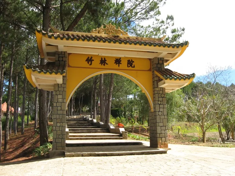 Vẻ đẹp thiền tịnh tại trúc lâm viên đà lạt giữa non nước hữu tình