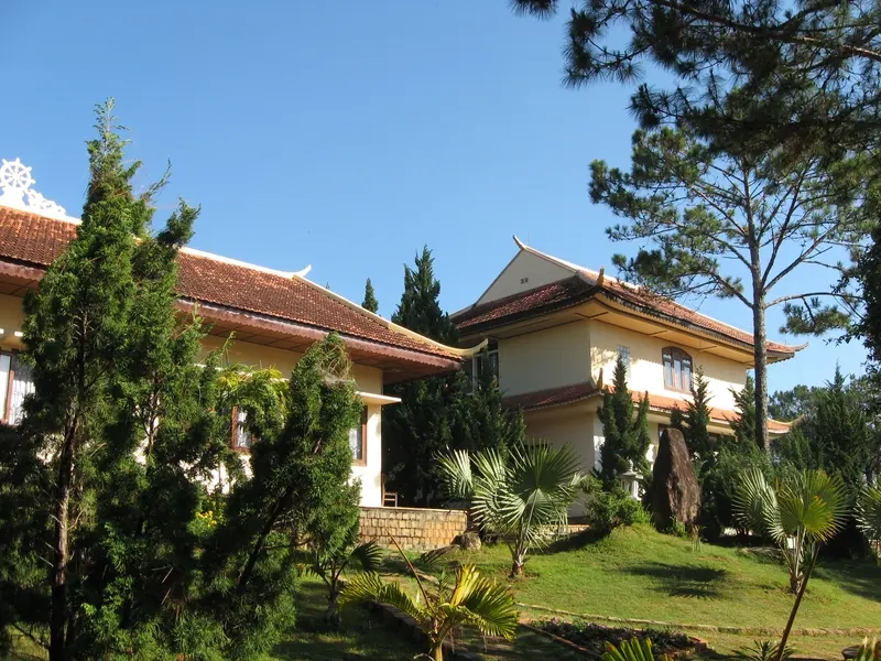 Không gian Phật giáo tĩnh mịch tại thiền viện trúc lâm thành phố đà lạt