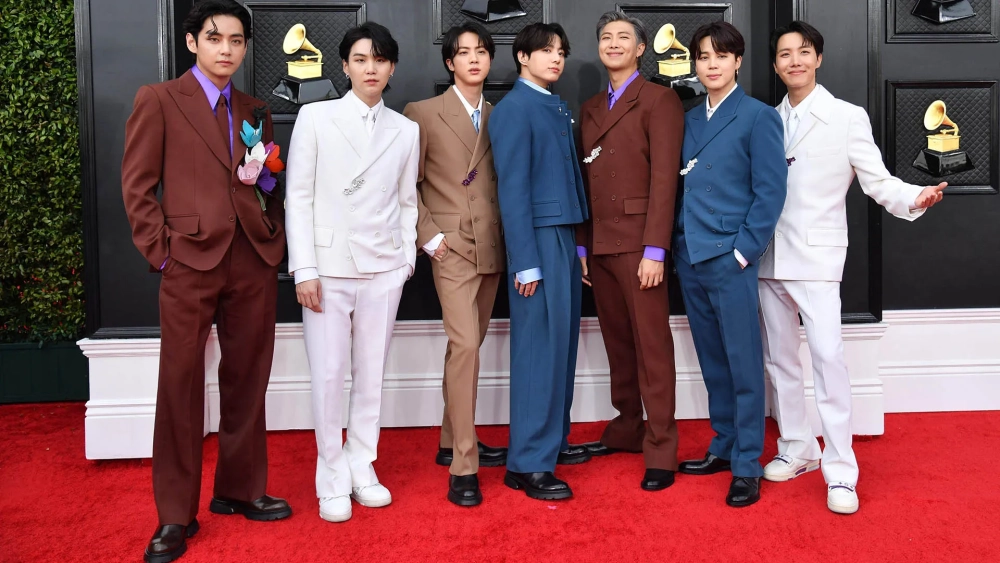 Đổi style cực chất cùng hình nền BTS cho máy tính