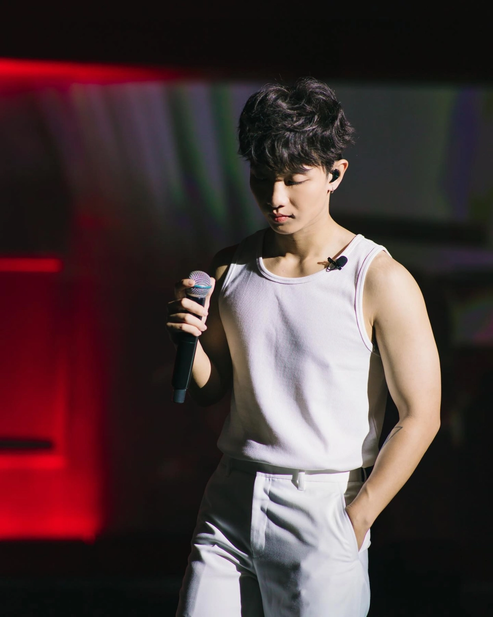 Hoàng Dũng hoàng dũng nàng thơ lyrics đầy thi vị như mộng mơ tình yêu